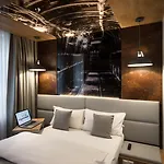 Отель Esplanade 4*