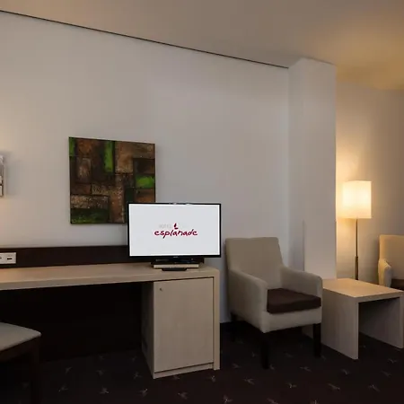 Esplanade Hotel 4*