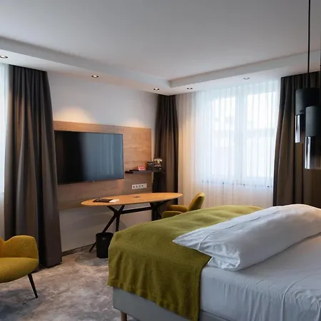 Esplanade Hotel 4*