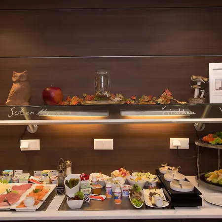 Esplanade 4*