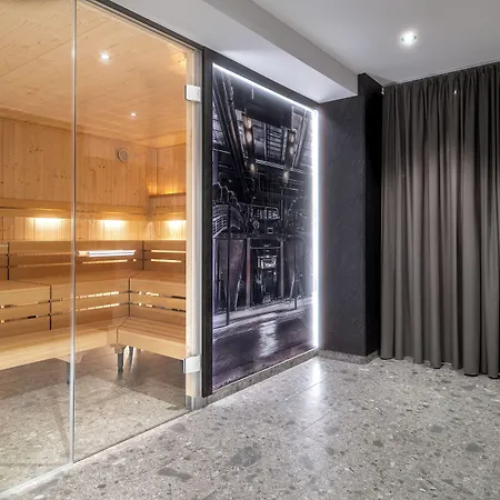 מלון Esplanade 4*