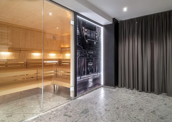 מלון Esplanade 4*