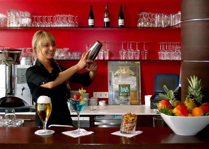 מלון Esplanade 4*